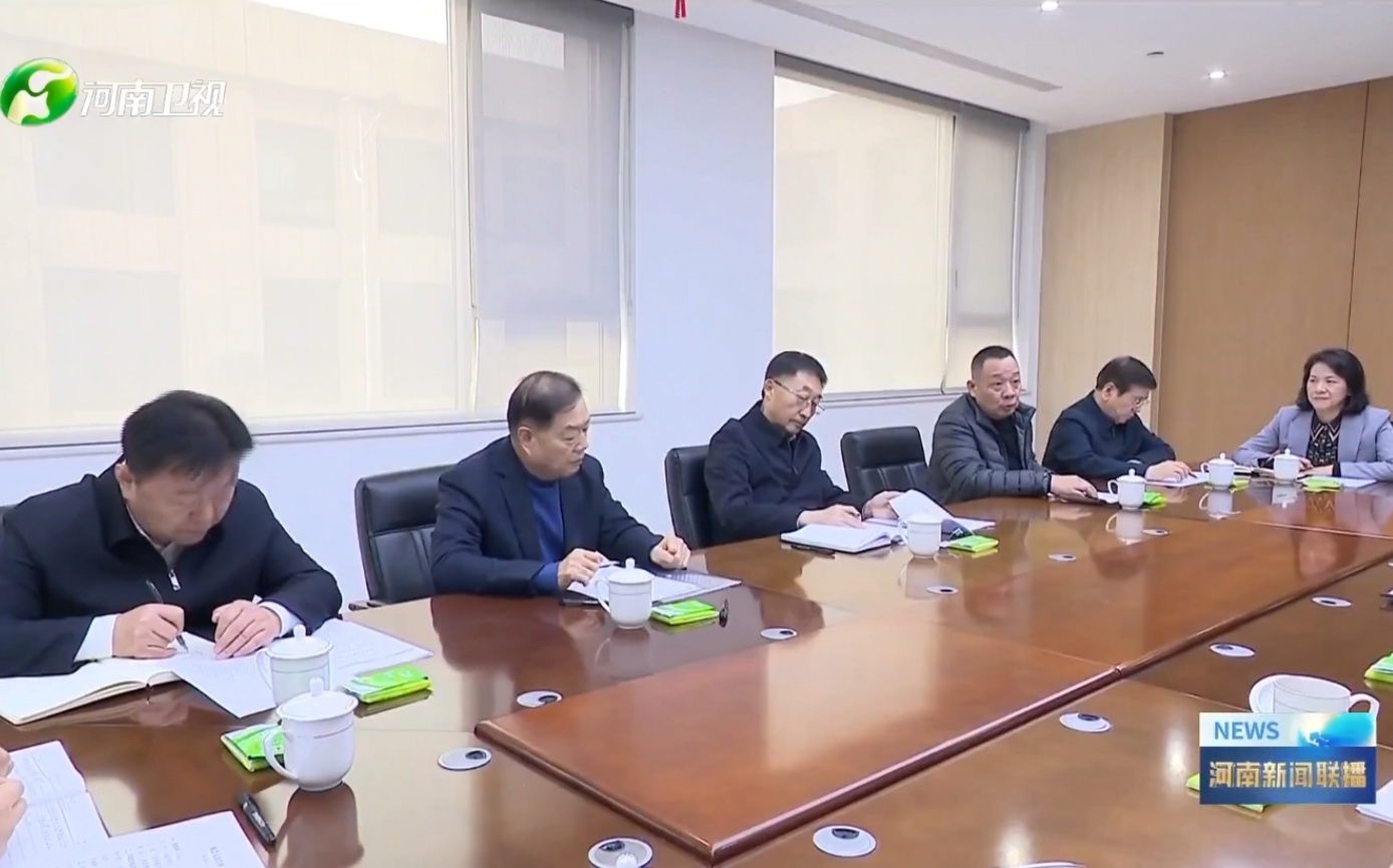 河南省委书记刘宁、省长王凯到许昌调研民营经济，多宝(中国)集团党委书记、创始人楚金甫作为民营企业家代表参加座谈。