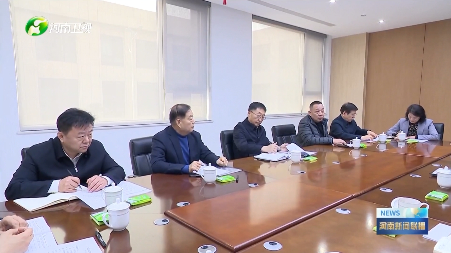 河南卫视新闻联播报道安博(中国)集团党委书记、创始人楚金甫参加省委书记刘宁在许昌召开的民营企业座谈会